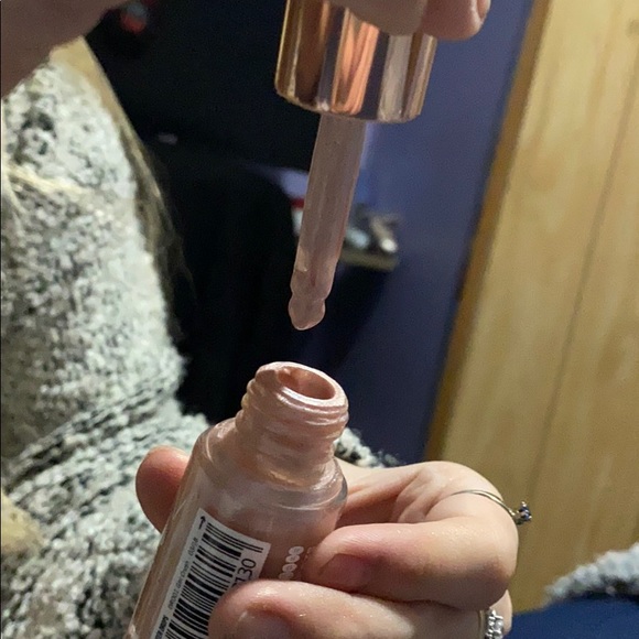 makeup - Picture 2 of 4